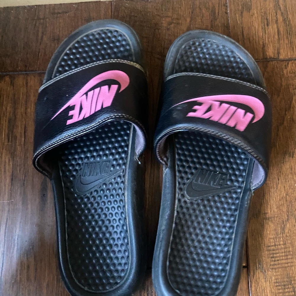 Nike slides women size 8